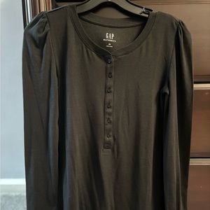 Maternity Long sleeve black Gap tshirt